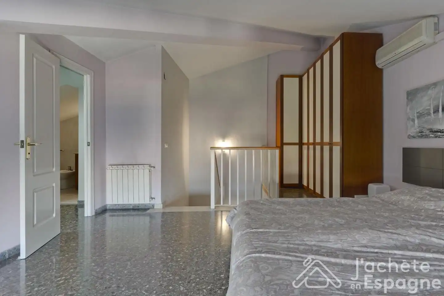 Schlafzimmer von Maisonette zum Verkauf in Valencia mit Klimaanlage, Heizung und Terrasse