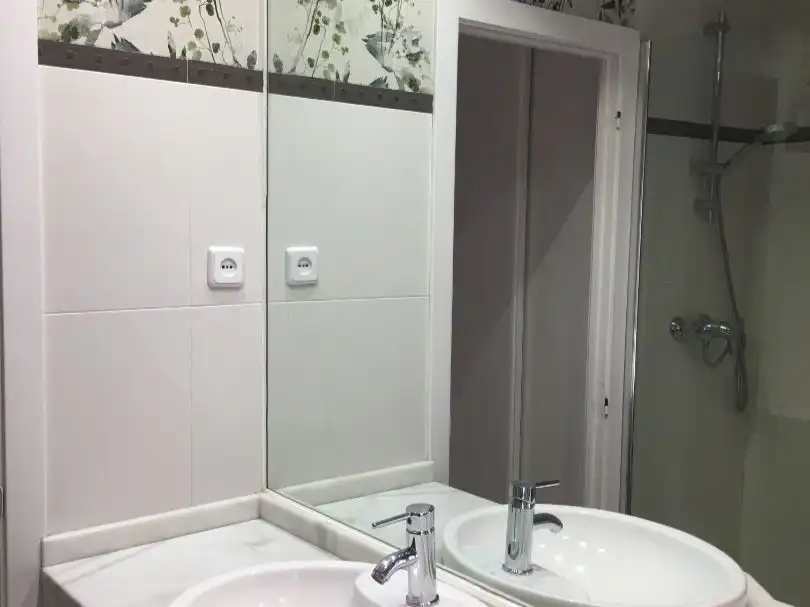 Badezimmer von Wohnung zum Verkauf in  Madrid Capital mit Klimaanlage und Terrasse