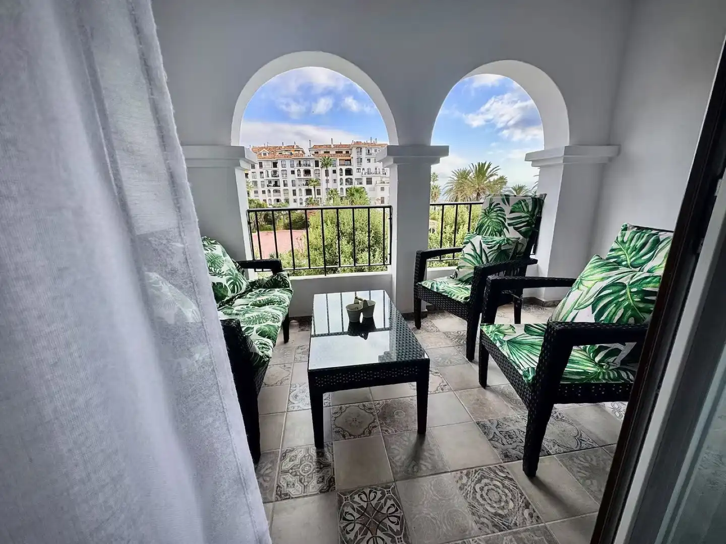Apartment with terrace for sale in Puerto de la Duquesa
