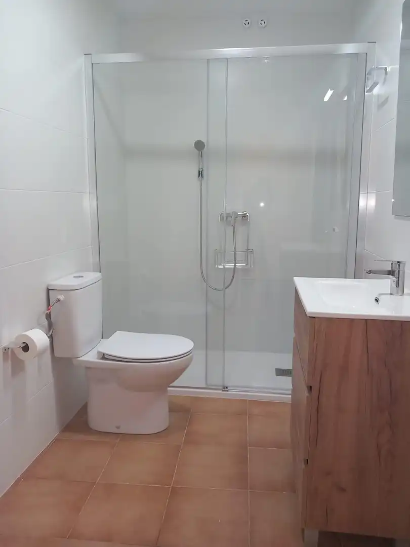 Badezimmer von Haus oder Chalet zur Miete in Santa Margarida I Els Monjos mit Balkon und Alarm