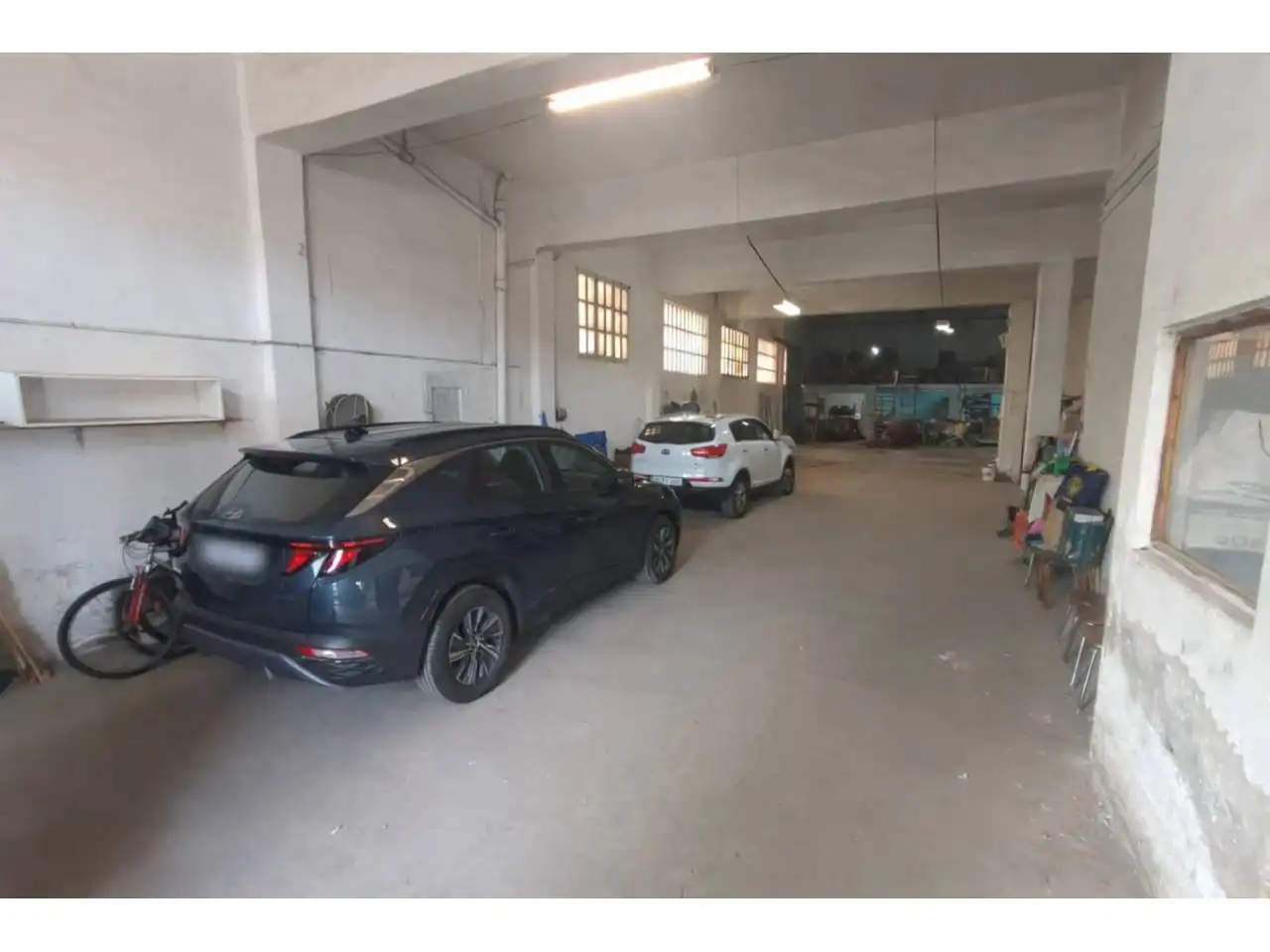 Parkplatz von Fabrikhallen zum Verkauf in Vila-real