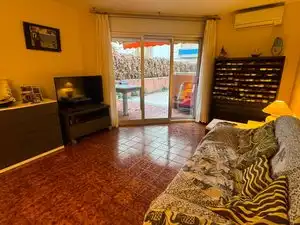 Schlafzimmer von Wohnung zur Miete in Torredembarra mit Klimaanlage, Heizung und Privatgarten