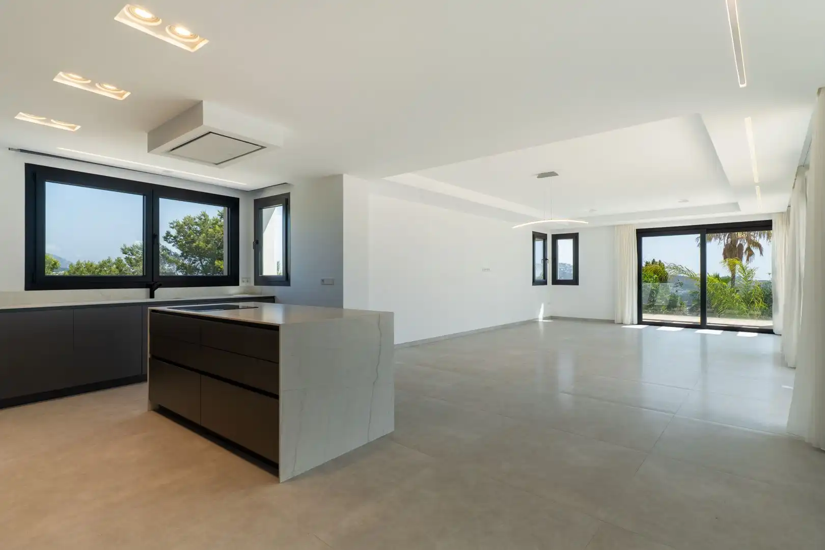 Haus oder Chalet zum Verkauf in Moraira mit Klimaanlage, Privatgarten und Terrasse