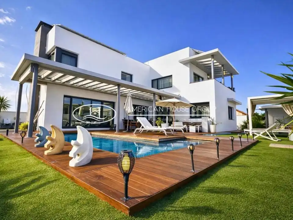 Terraza de Casa o chalet en venta en Chiclana de la Frontera con Aire acondicionado, Calefacción y Jardín privado