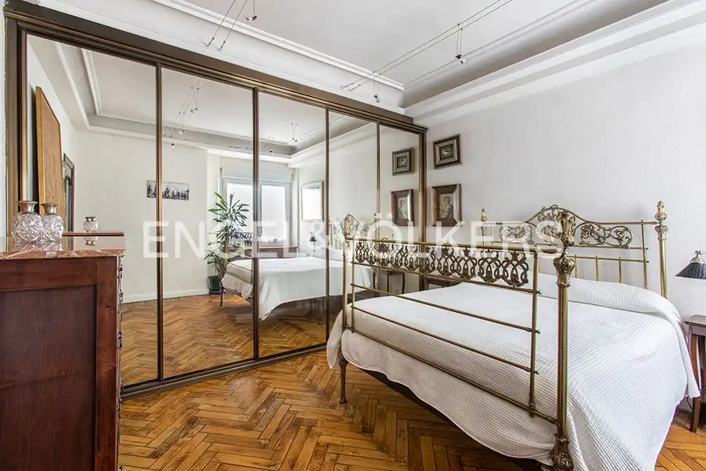 Habitación de Piso en venta en Gijón  con Calefacción