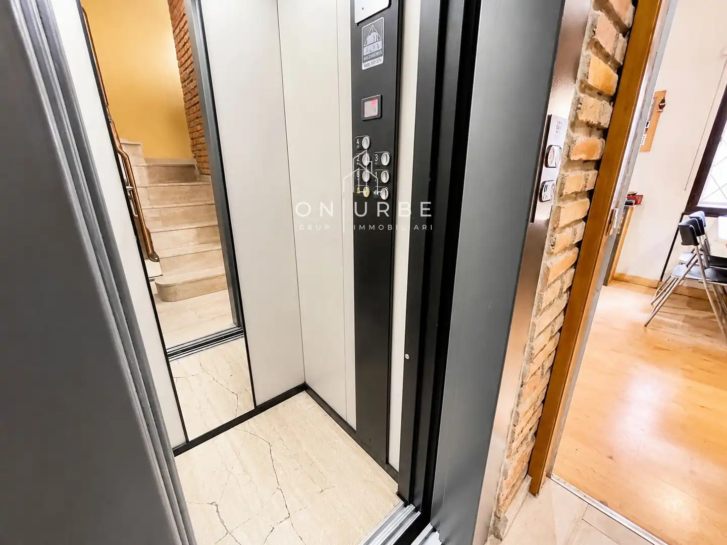 Piso en venta en Barcelona con Aire acondicionado, Parquet y Terraza