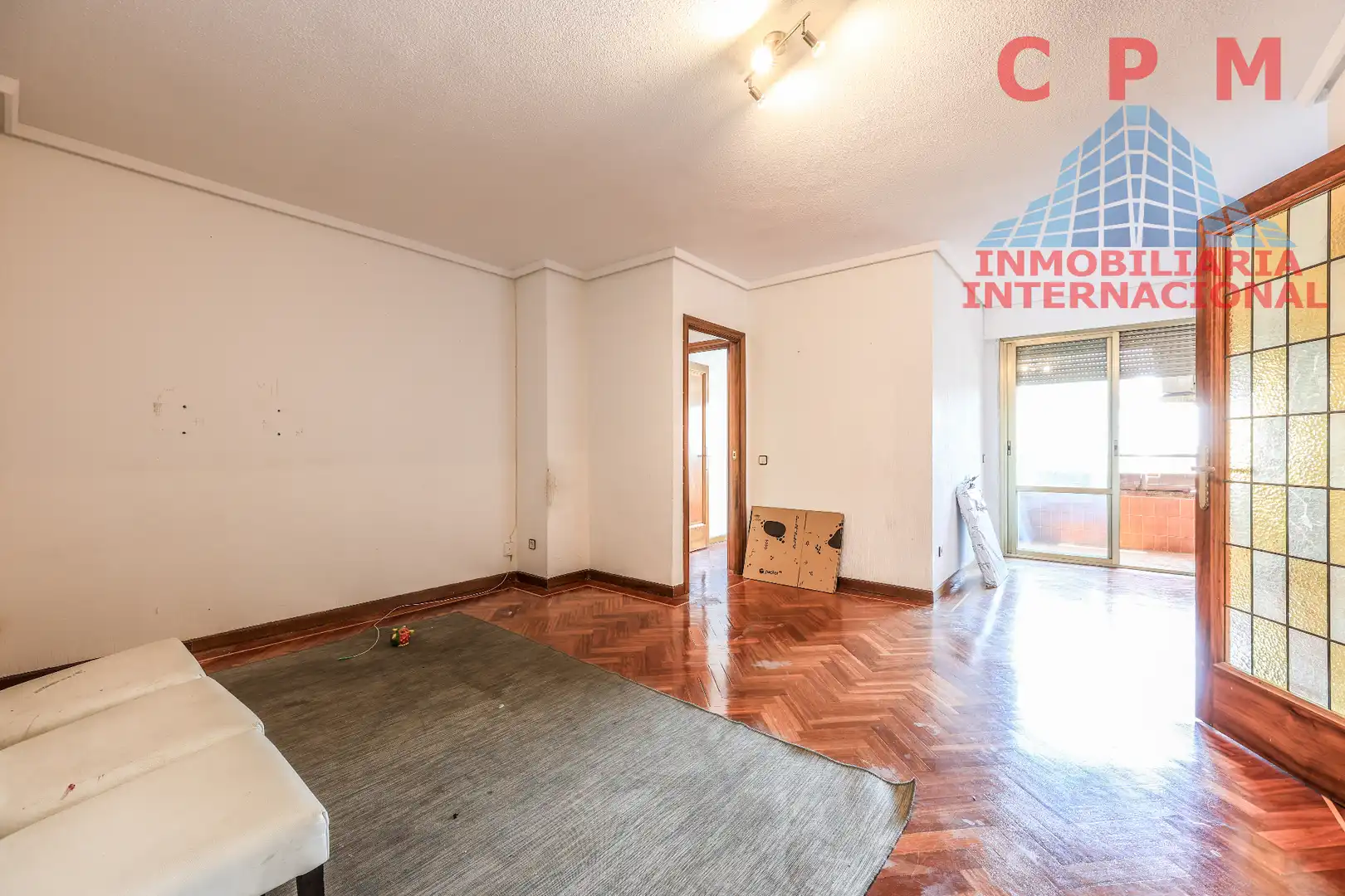 Living room of Flat for rent in Madrid  with Air Conditioner, Heating and Parquet flooring