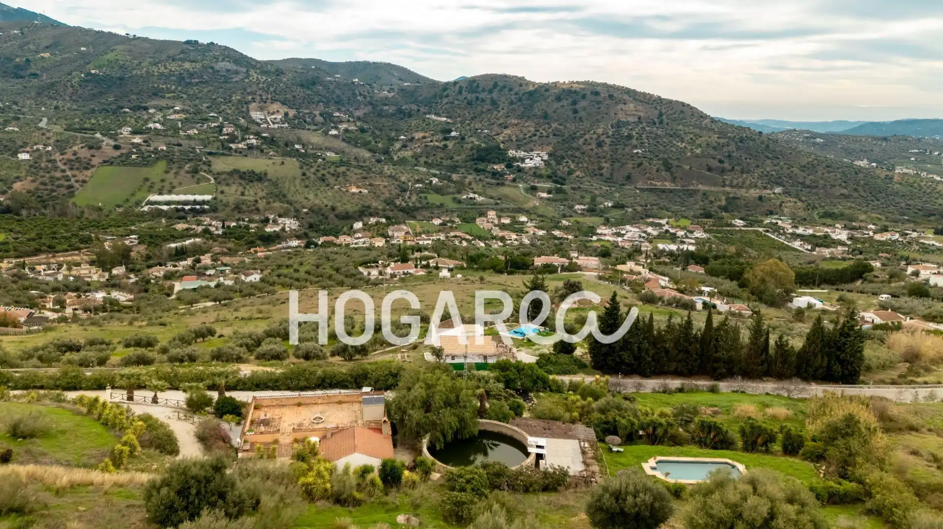 Finca rústica en venta en Alcaucín con Jardín privado, Terraza y Piscina