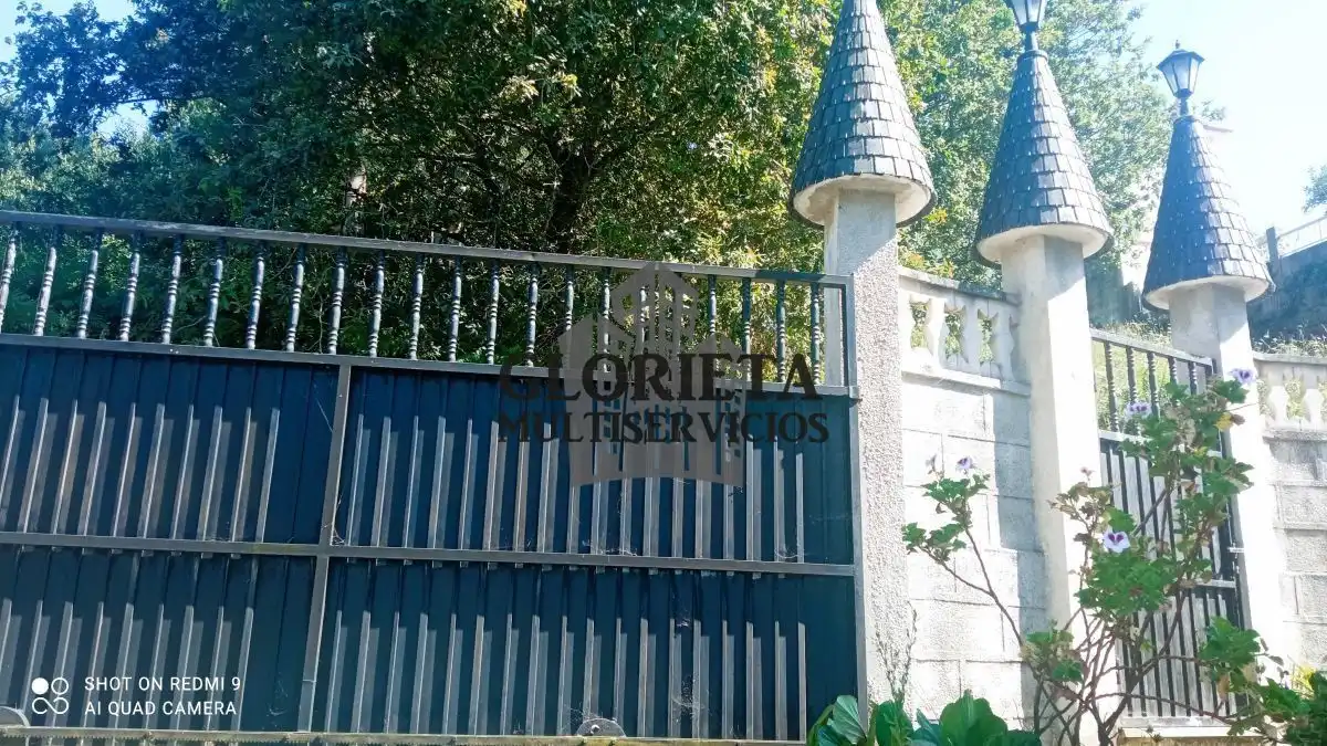 Vista exterior de Casa o xalet en venda en Nigrán amb Calefacció, Parquet i Terrassa