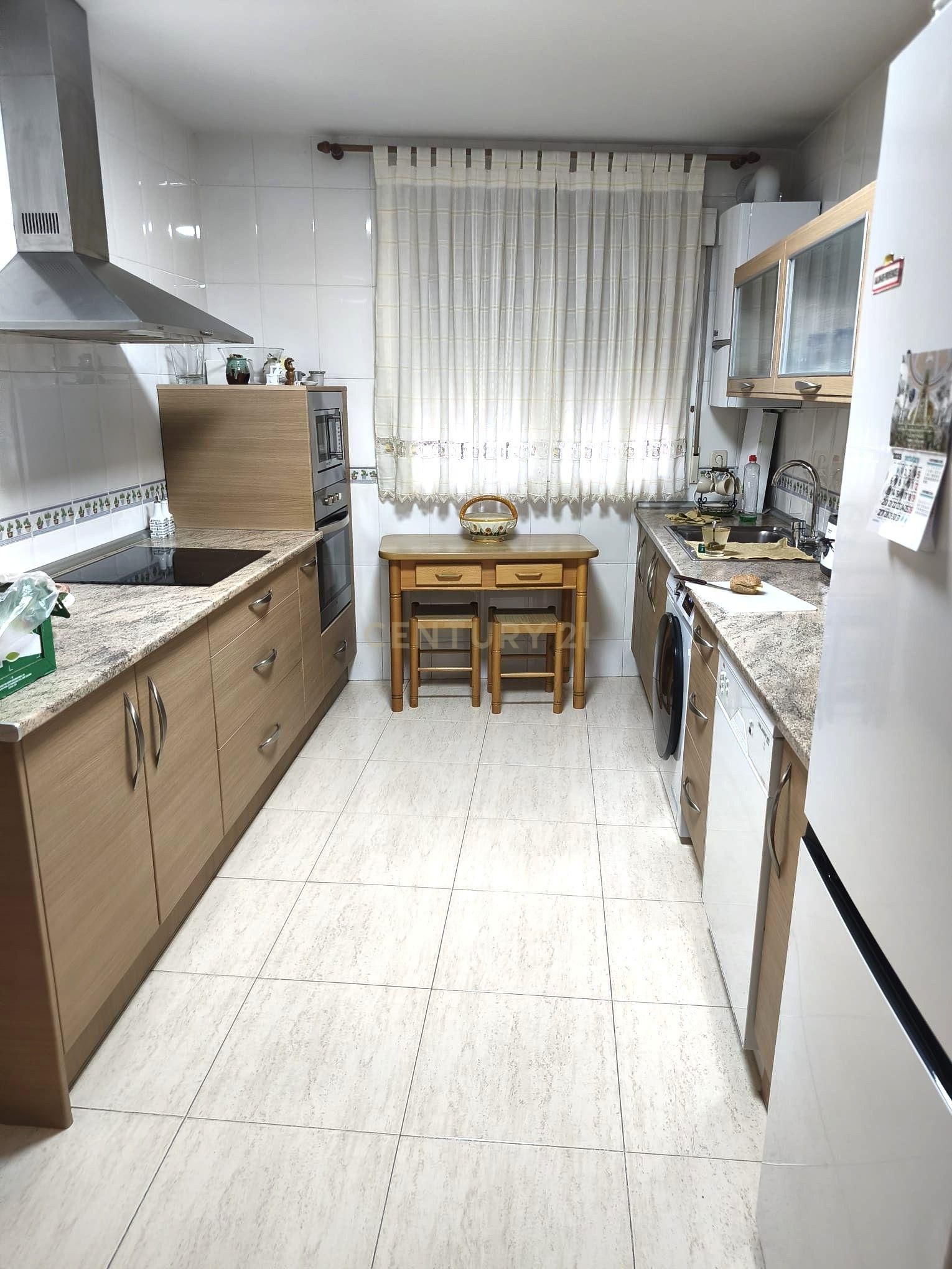 Kitchen of Single-family semi-detached for sale in Morata de Tajuña  with Storage room and Washing machine