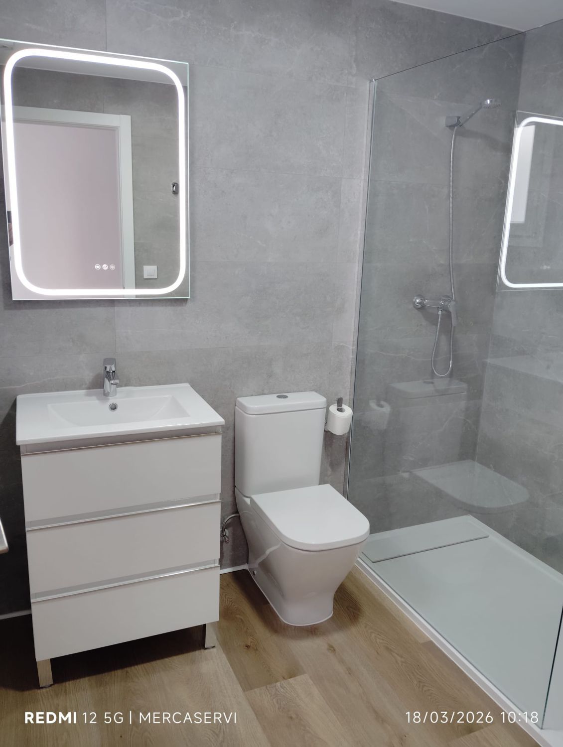 Bathroom of Flat for rent in Vinaròs  with Air Conditioner, Heating and Parquet flooring