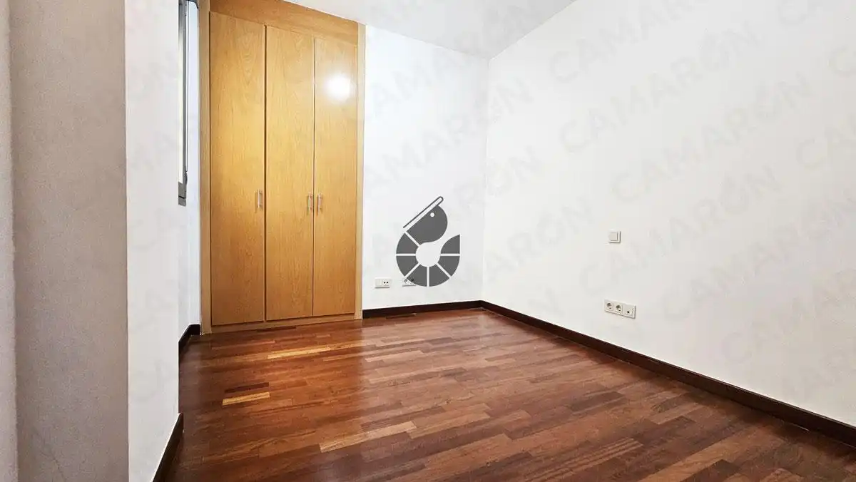 Habitación de Piso en venta en Mairena del Aljarafe con Aire acondicionado, Trastero y Piscina comunitaria