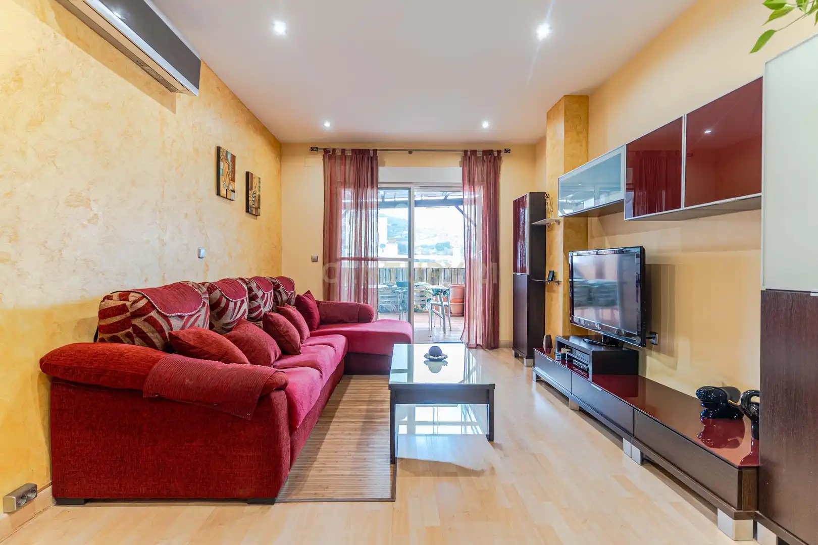 Sala d'estar de Apartament en venda en Salobreña amb Aire condicionat, Traster i Forn