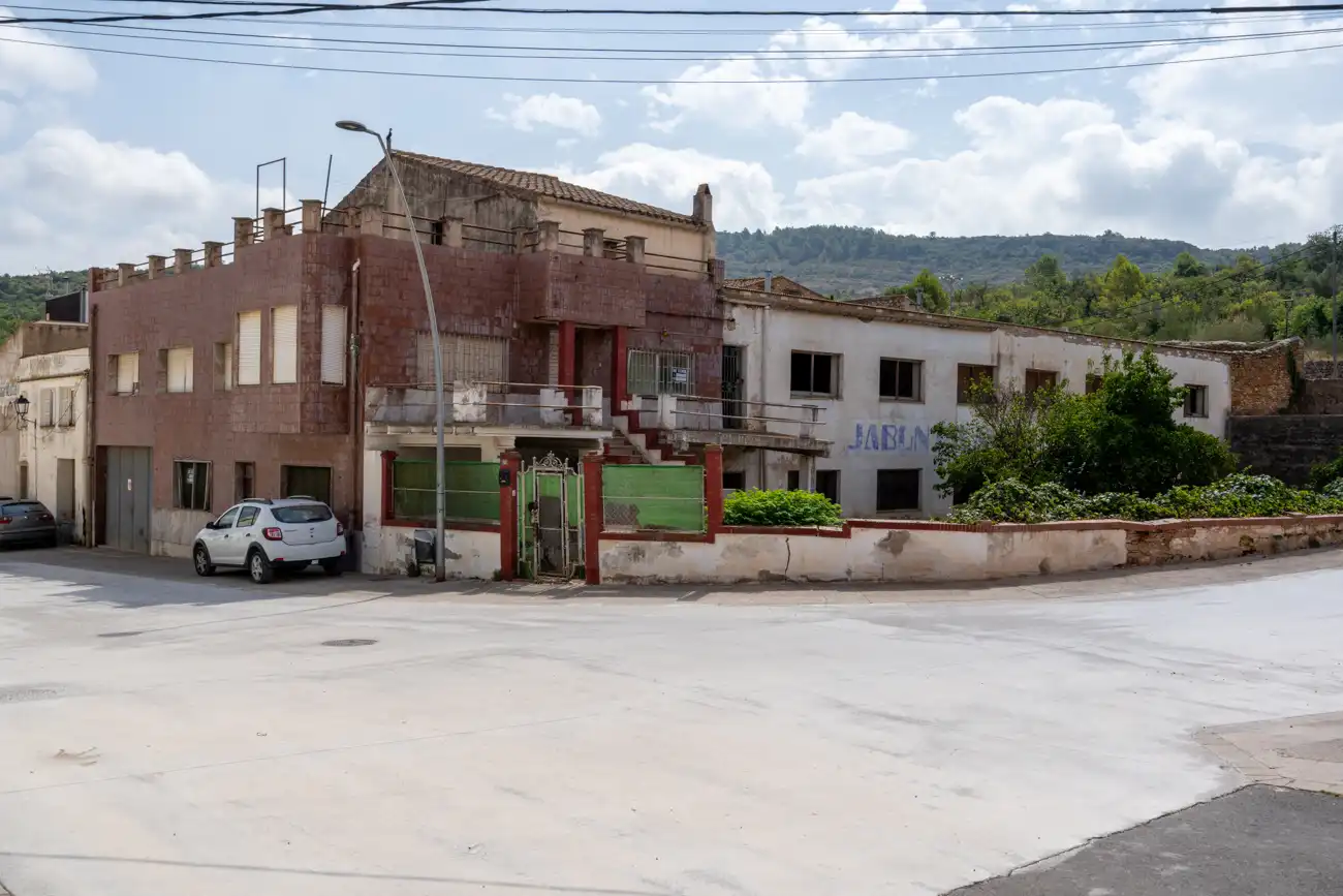 Vista exterior de Terreny industrial en venda en Godall
