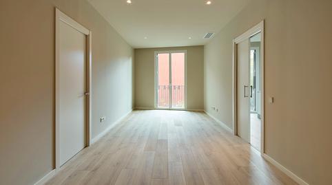 Foto 2 de Pis de lloguer a Carrer de València, 595, El Camp de l'Arpa del Clot, Barcelona