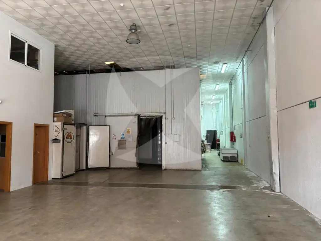 Industrial building to rent in Calle Nevero Diecinueve, imagen 3