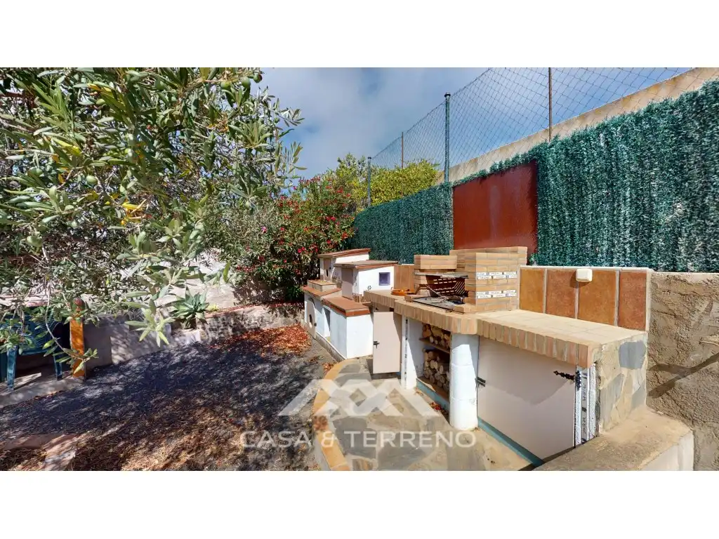 Jardí de Casa o xalet en venda en Arenas amb Aire condicionat, Jardí privat i Terrassa