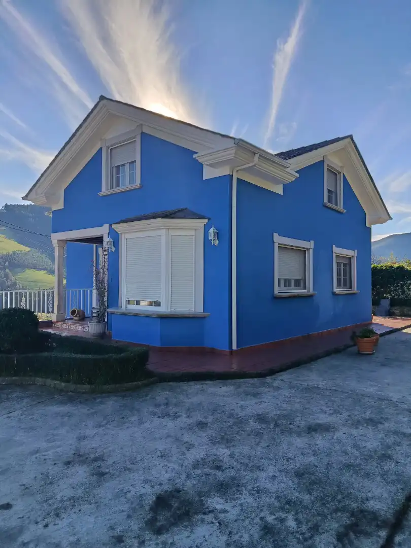 Vista exterior de Casa o xalet en venda en Vegadeo amb Calefacció, Jardí privat i Parquet