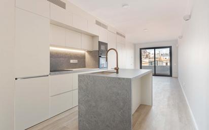 Kitchen of Apartment for sale in  Barcelona Capital  with Air Conditioner, Terrace and Balcony