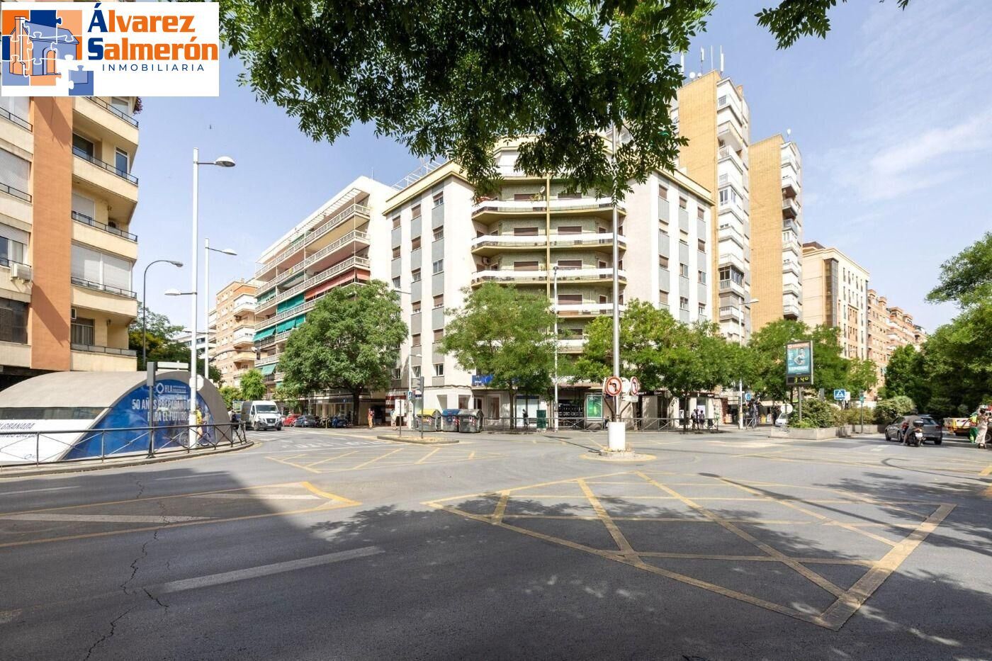 Exterior view of Flat to rent in  Granada Capital  with Air Conditioner and Heating