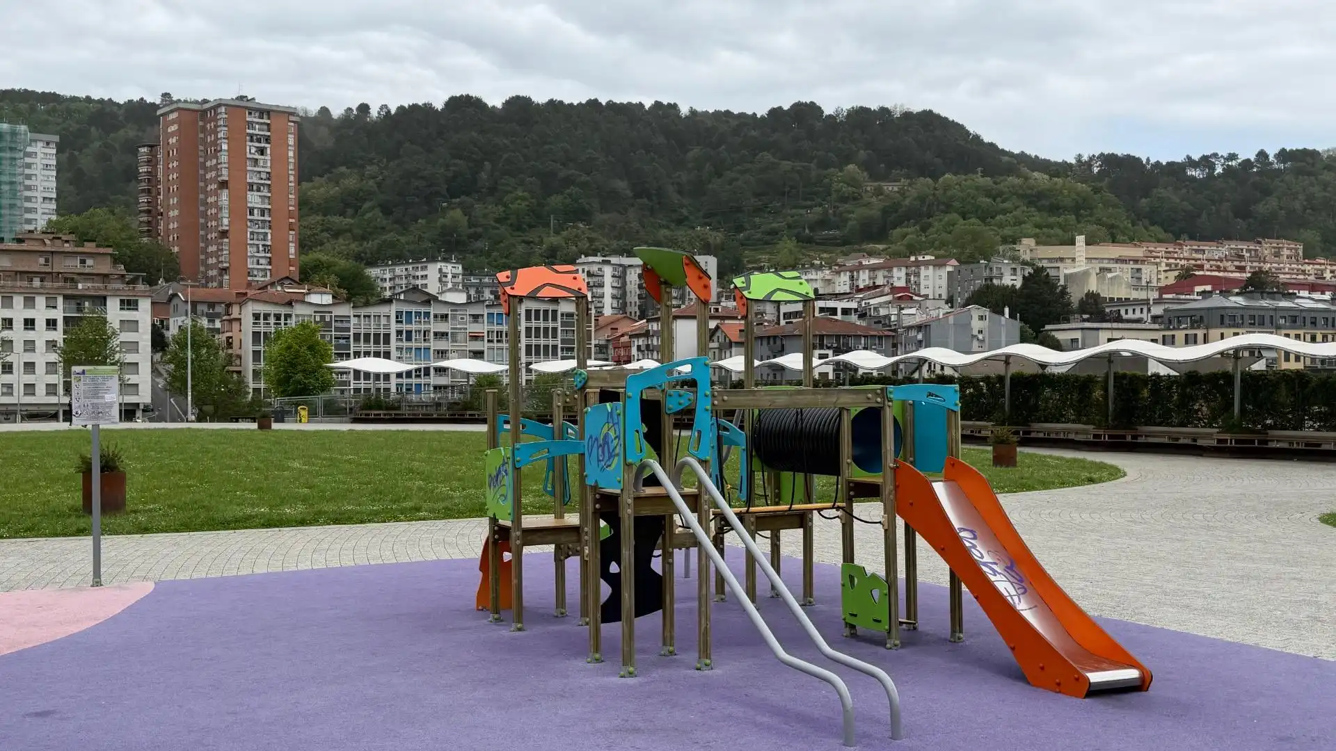 Vista exterior de Piso en venta en Donostia - San Sebastián  con Calefacción y Balcón