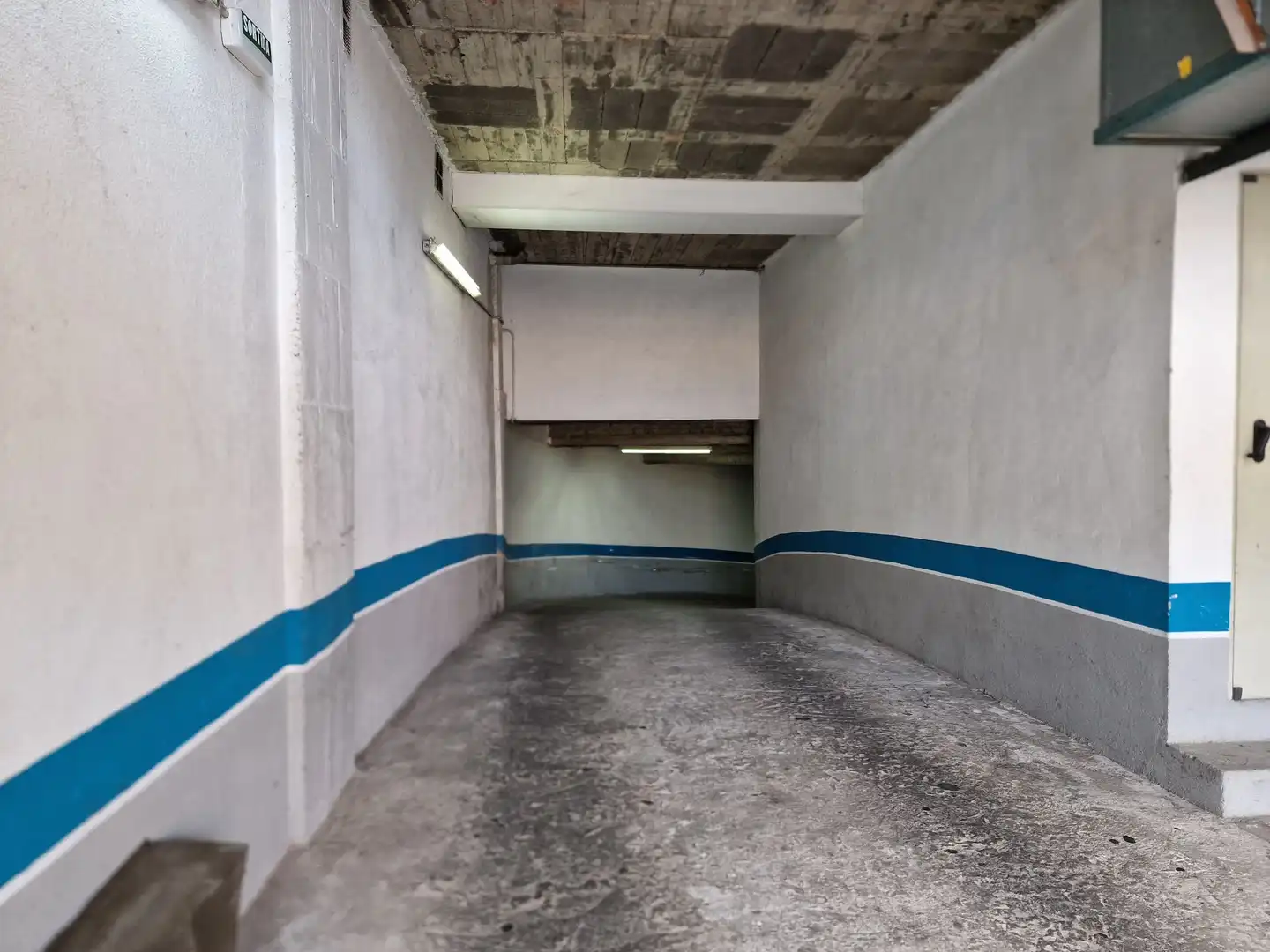 Garage for sale in Girona