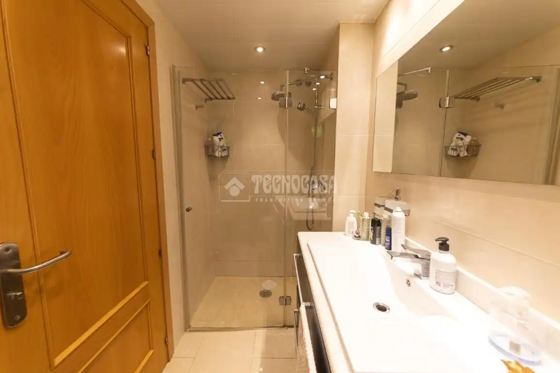 Bany de Pis en venda en Cubelles amb Calefacció i Terrassa
