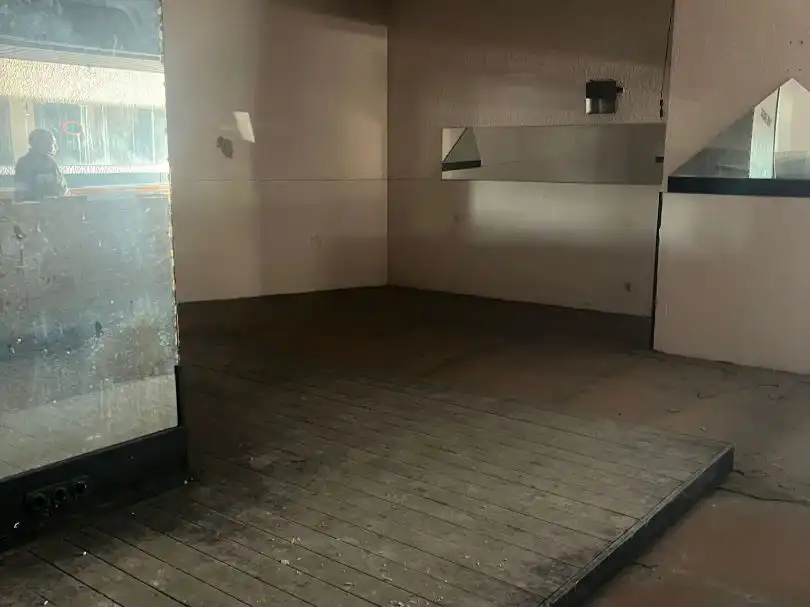 Local comercial en alquiler en Carrer de la Florida 30