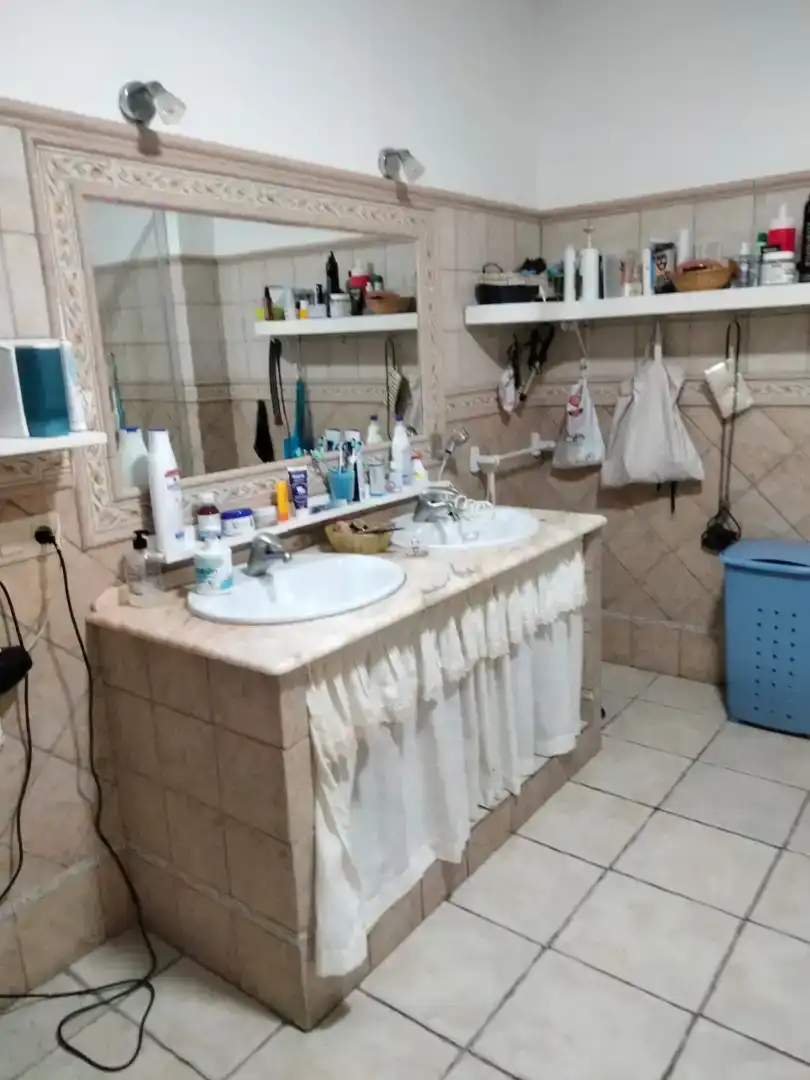 Bany de Planta baixa en venda en La Línea de la Concepción amb Moblat