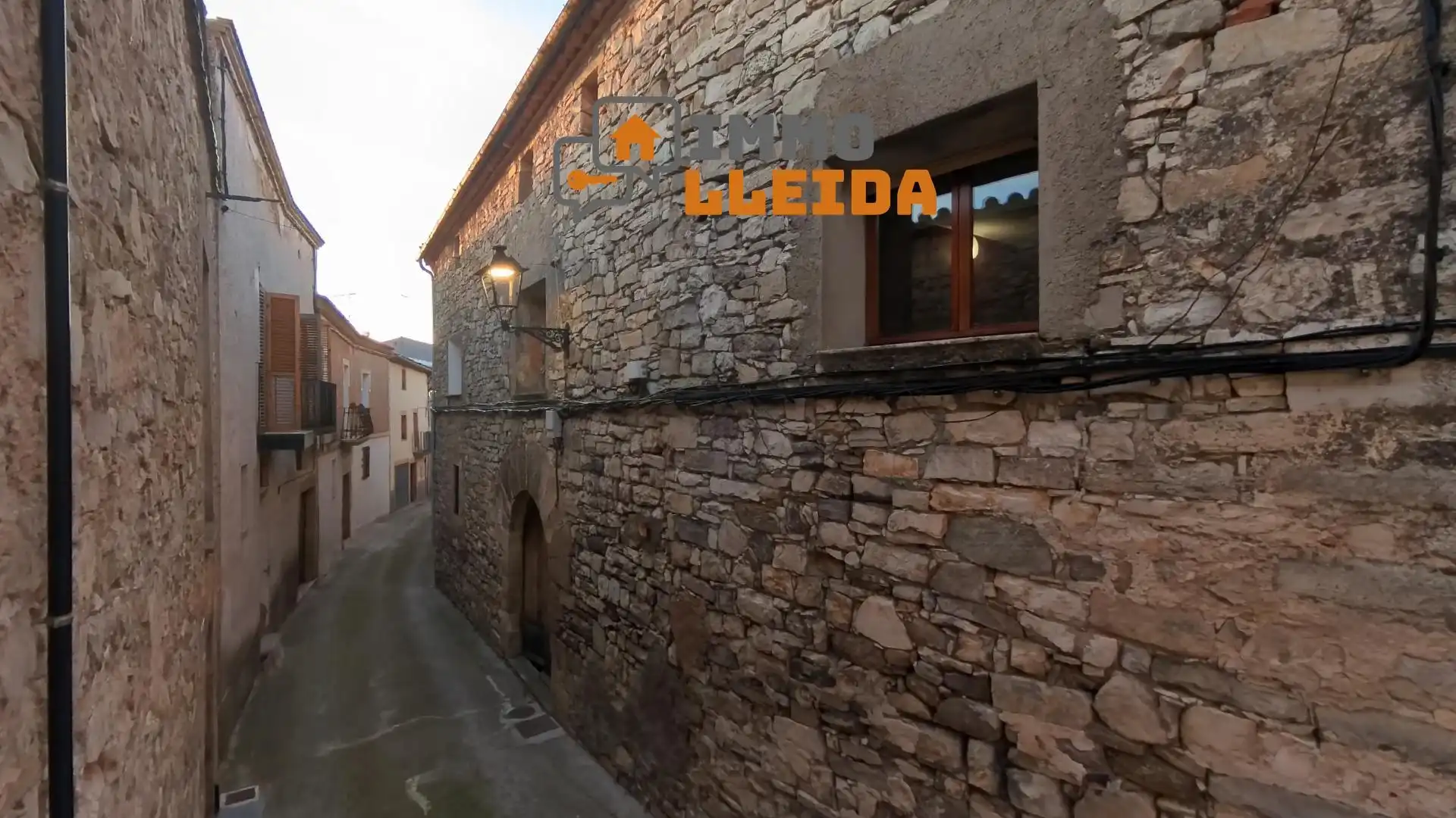 Vista exterior de Casa adosada en venda en Montoliu de Segarra amb Moblat