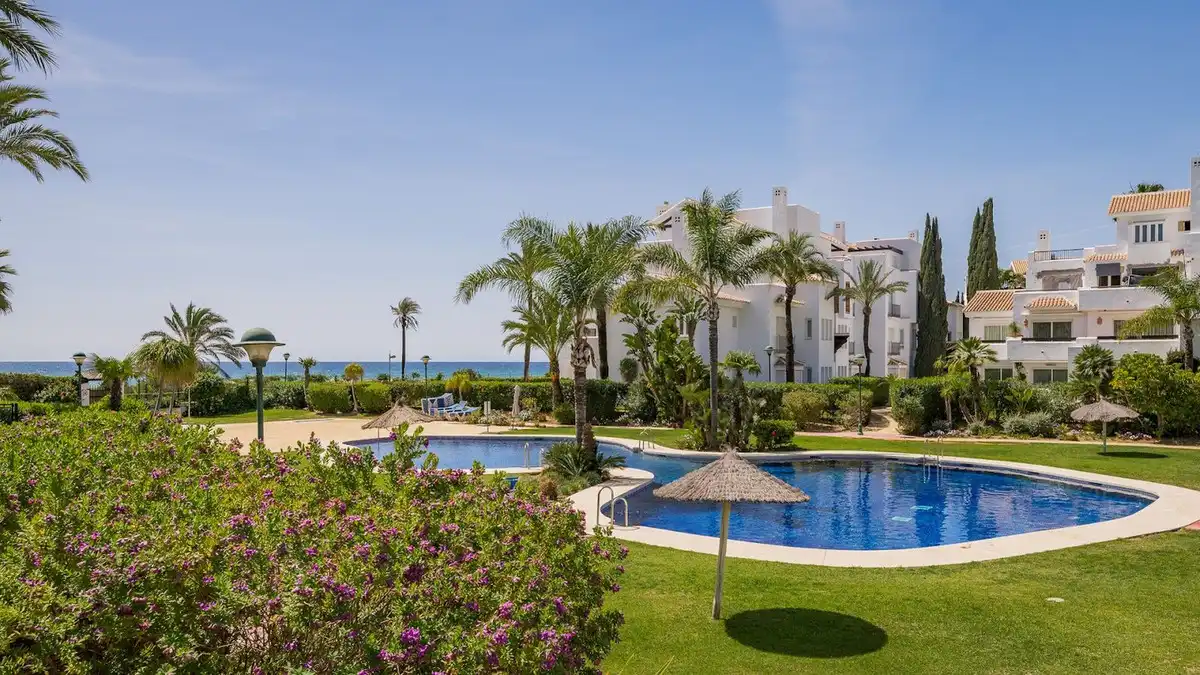 Garden of Flat for sale in Marbella  with Air Conditioner, Terrace and Storage room