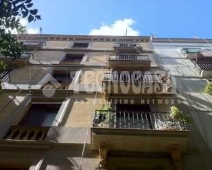 Exterior view of Flat for sale in  Barcelona Capital  with Balcony