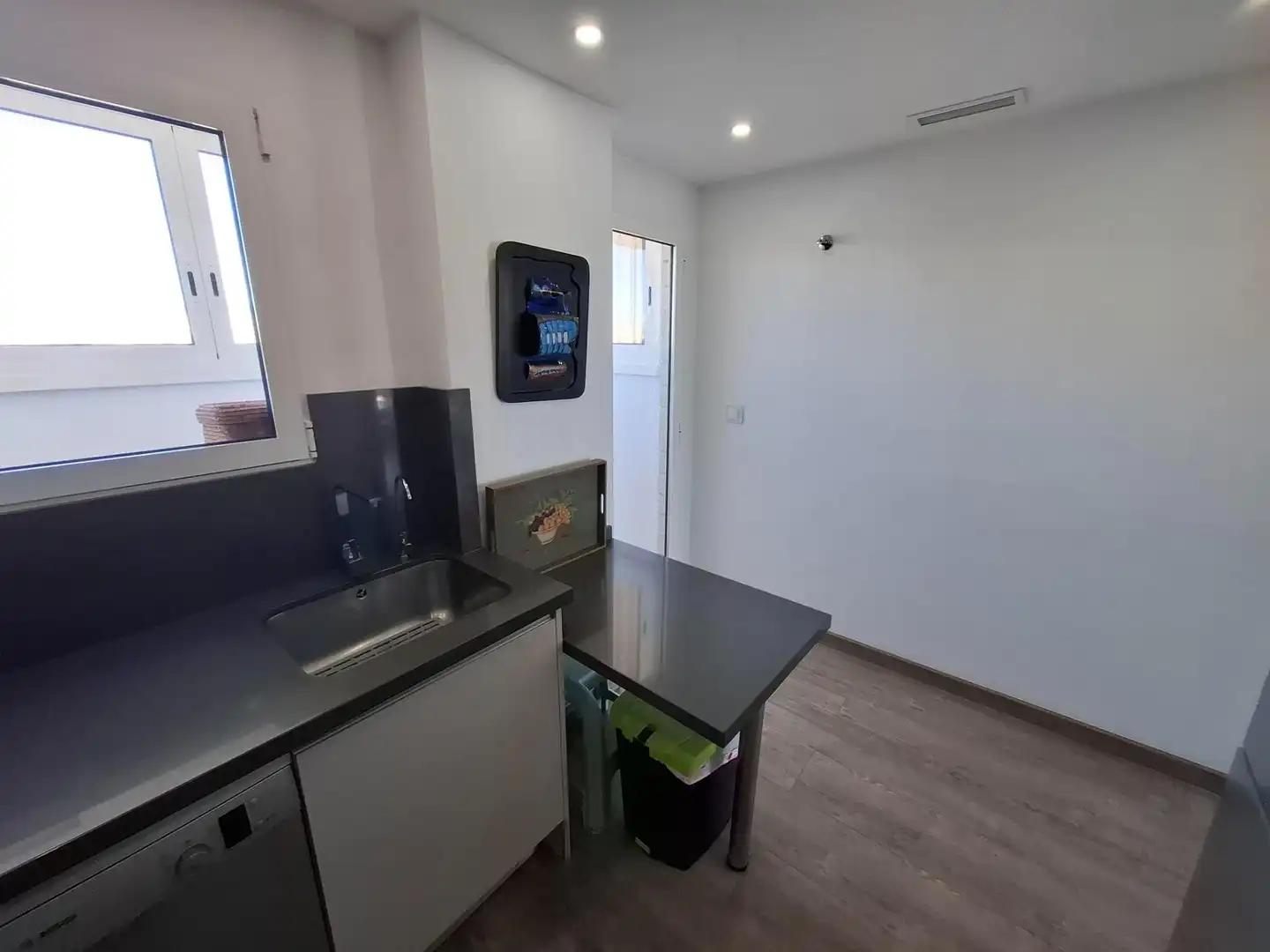 Cuina de Apartament en venda en El Campello amb Jardí privat, Terrassa i Piscina comunitària