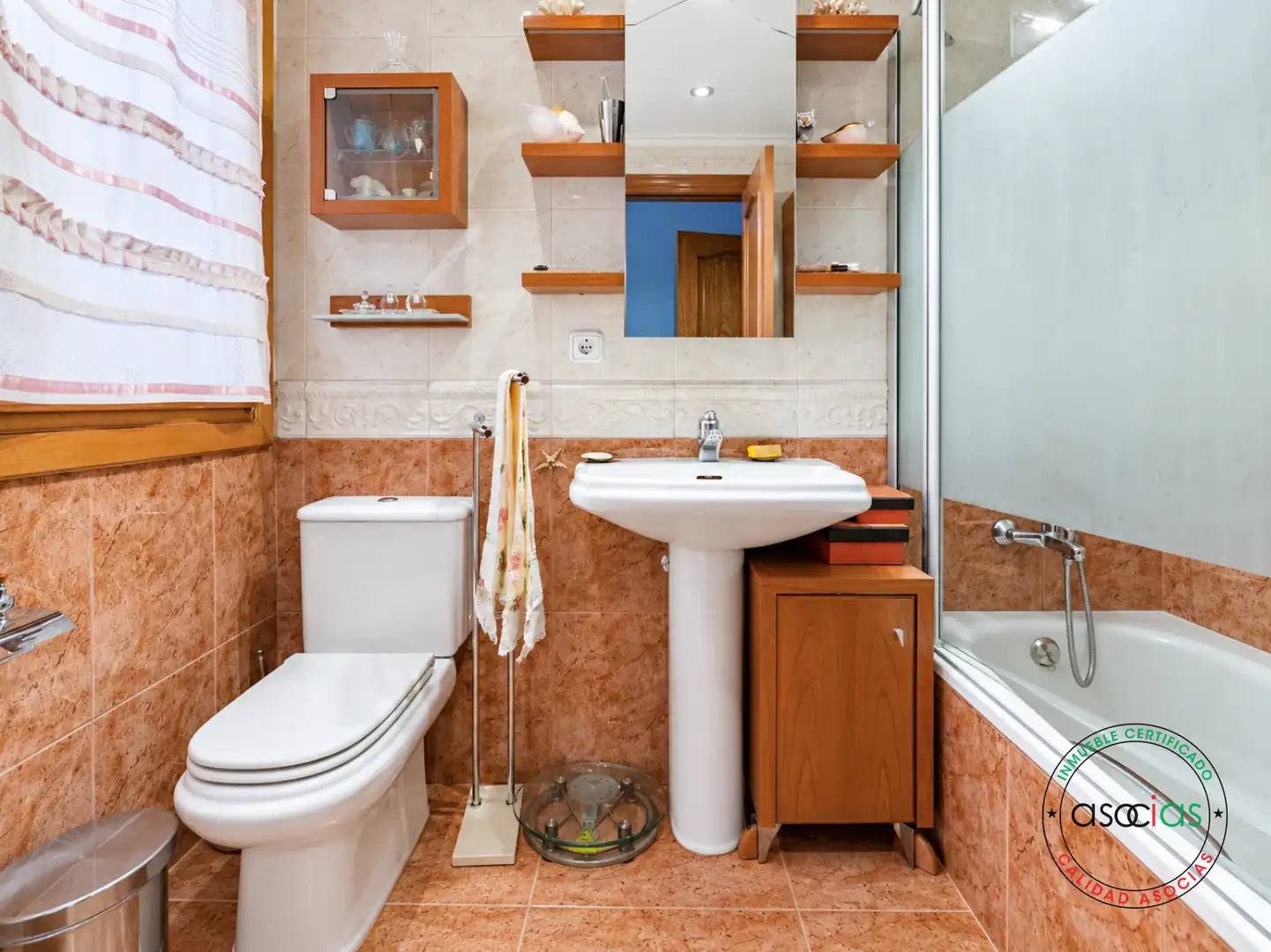 Baño de Piso en venta en Gijón  con Calefacción y Parquet