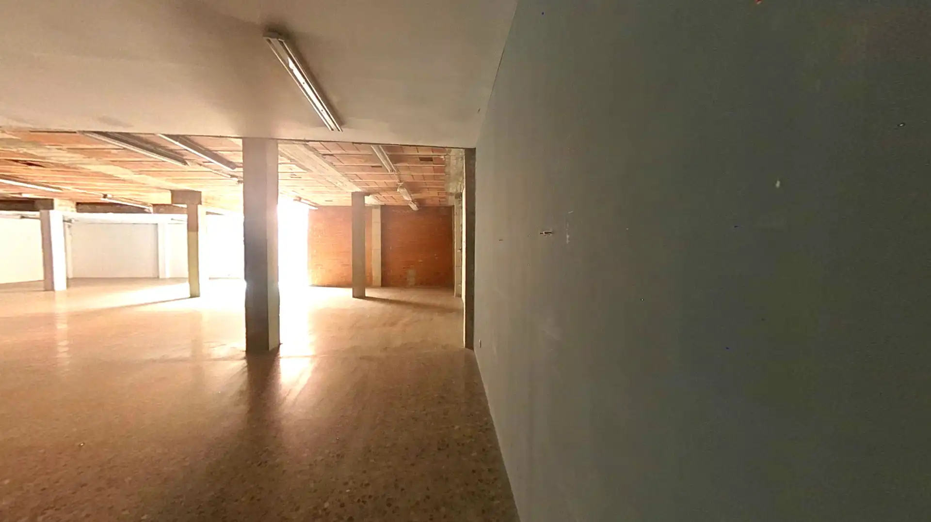 Nau industrial en venda en Viladecans