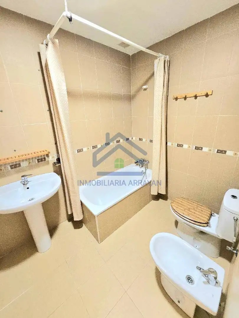 Badezimmer von Wohnung zum Verkauf in Las Gabias mit Terrasse und Möbliert