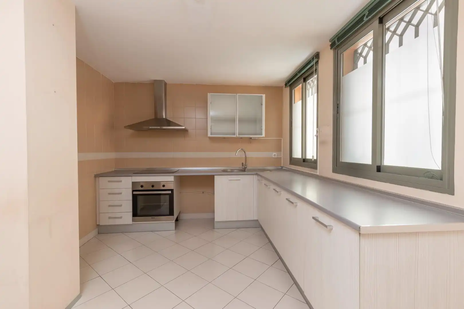 Kitchen of Flat for sale in Granada  with Air Conditioner and Heating