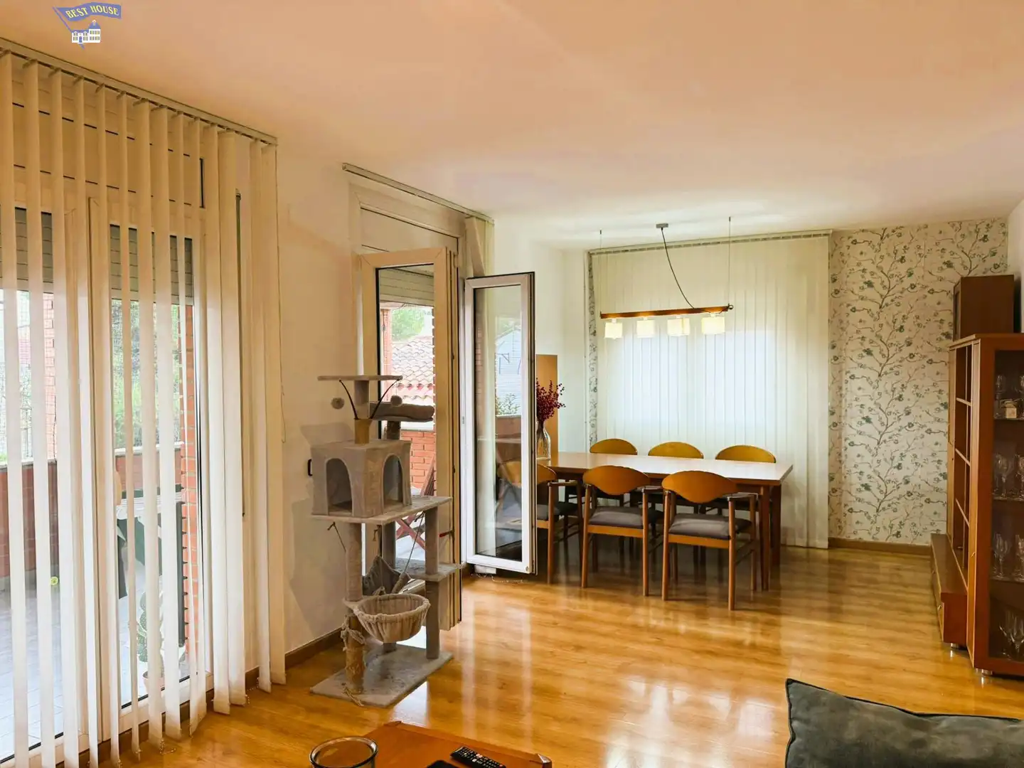 Comedor de Casa o chalet en venta en Barberà del Vallès con Calefacción, Jardín privado y Parquet
