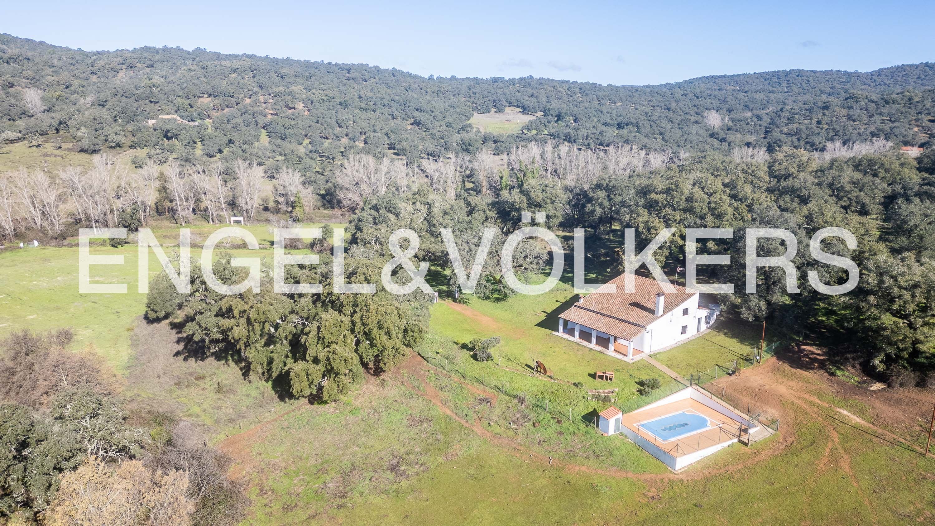 Casa o xalet en venda en Cortegana amb Calefacció, Jardí privat i Traster