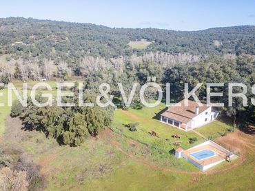 House with pool for sale in Cortegana