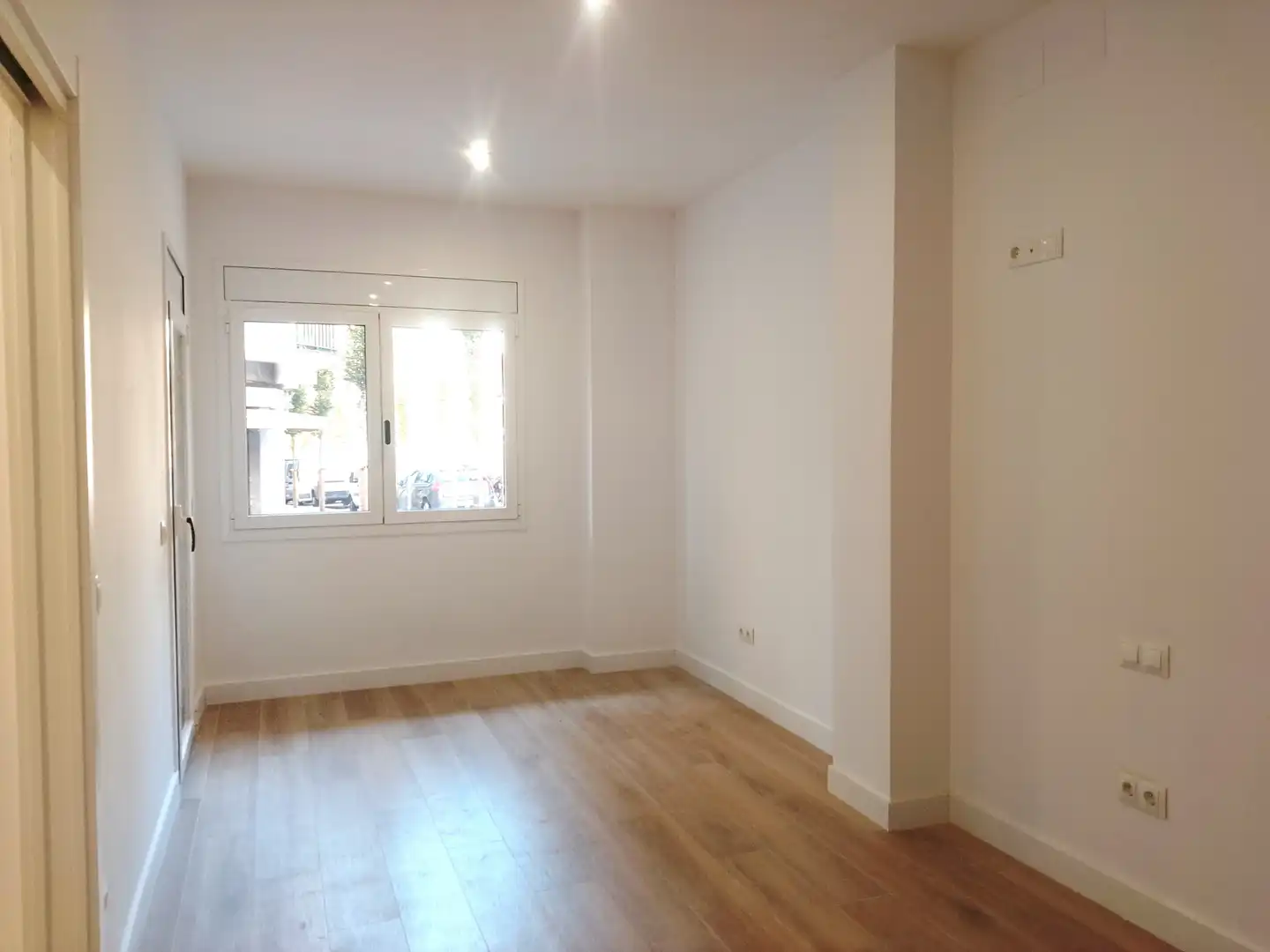 Planta baja en venta en L'Hospitalet de Llobregat con Aire acondicionado, Calefacción y Terraza