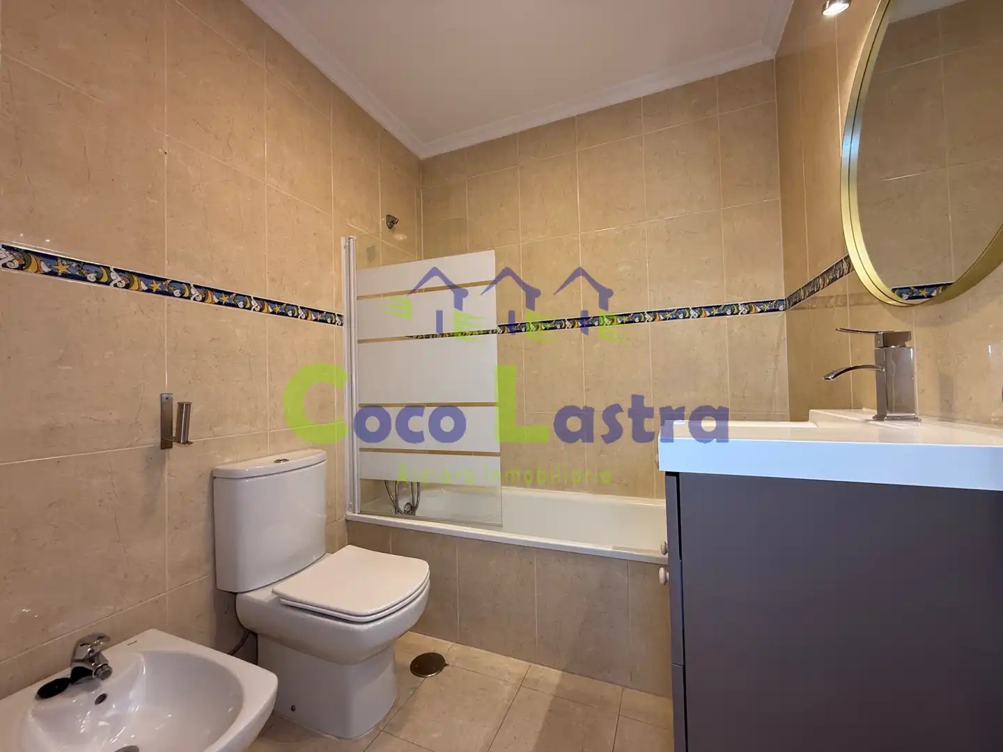 Badezimmer von Einfamilien-Reihenhaus zur Miete in Doñinos de Salamanca mit Heizung, Privatgarten und Ofen