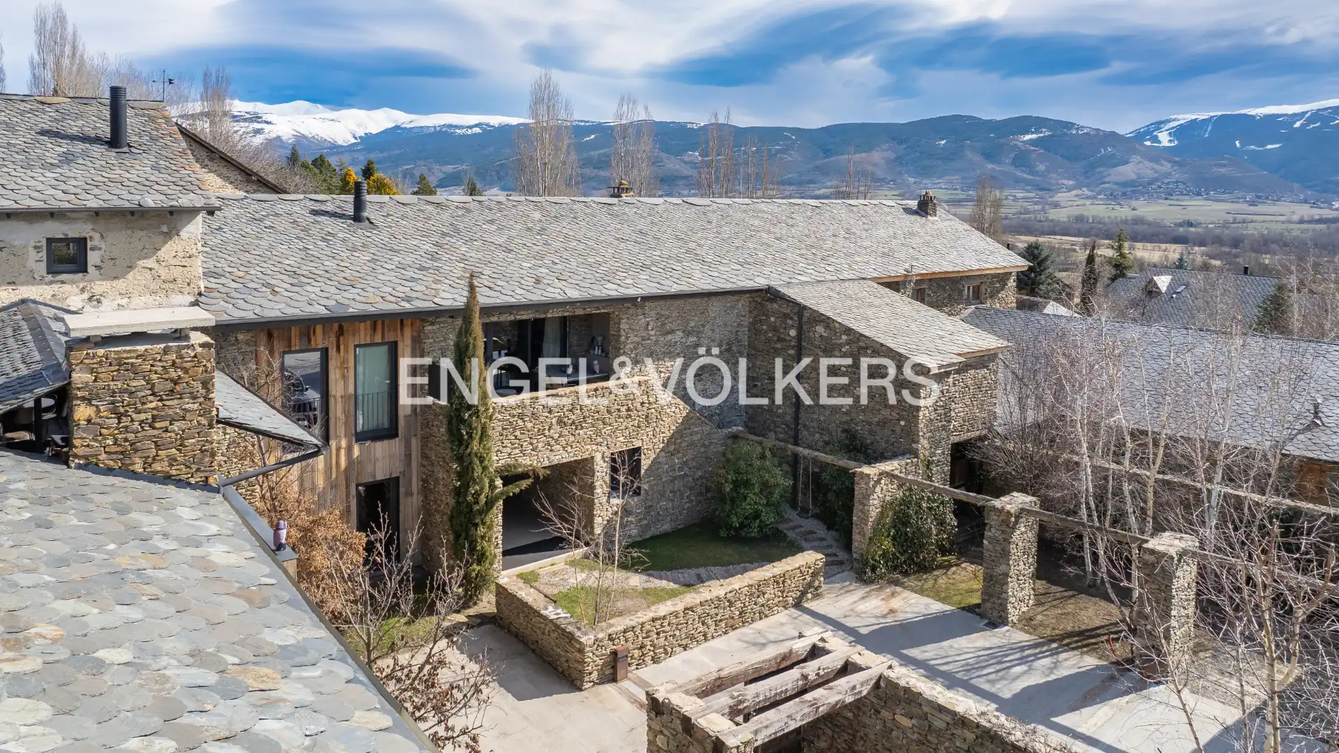 Vista exterior de Casa o chalet en venta en Bolvir con Calefacción, Jardín privado y Parquet