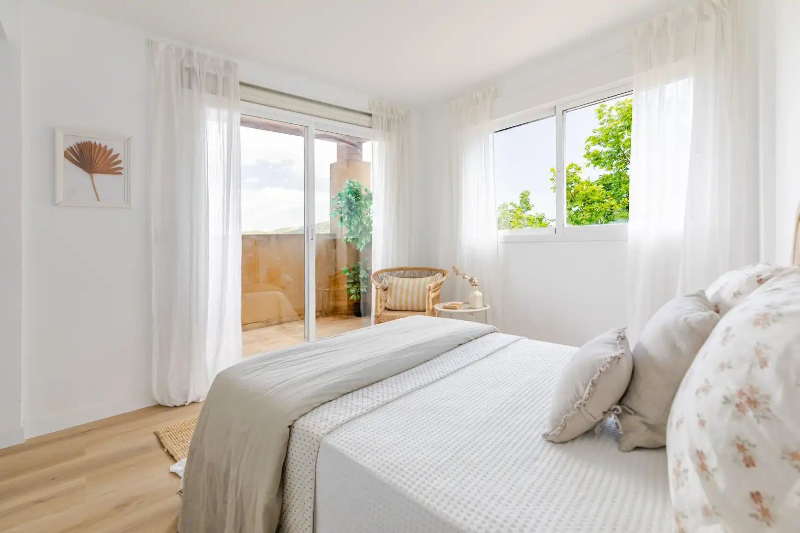 Schlafzimmer von Einfamilien-Reihenhaus zum Verkauf in Gilet mit Terrasse, Abstellraum und Balkon