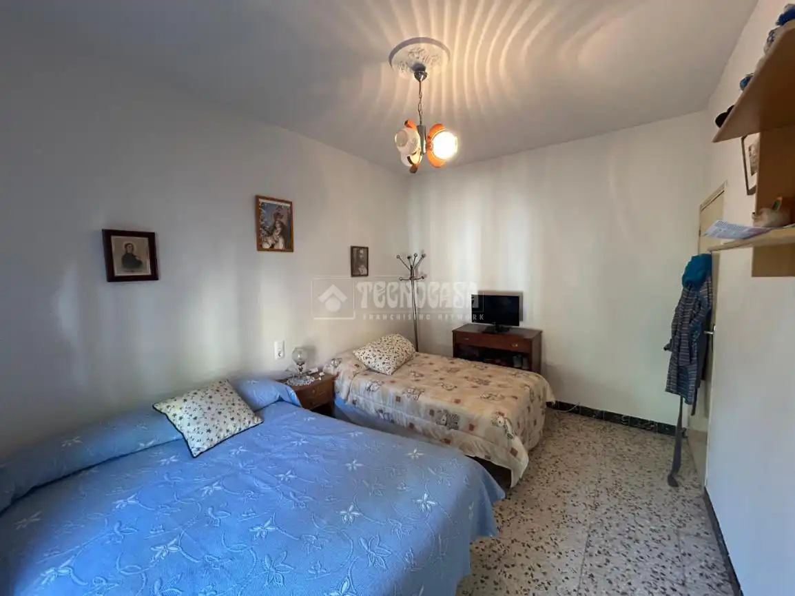 Dormitori de Casa adosada en venda en Baeza amb Aire condicionat i Balcó