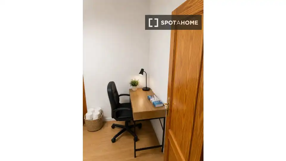Dormitori de Apartament per a compartir en Alicante / Alacant amb Aire condicionat, Terrassa i Moblat