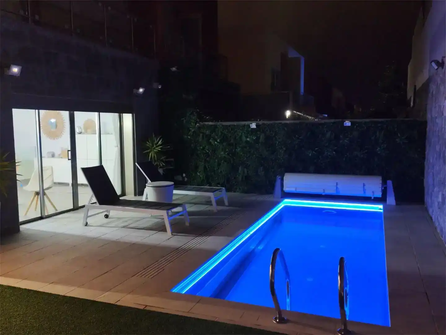 Piscina de Casa adosada en venda en Las Palmas de Gran Canaria amb Jardí privat, Piscina i Balcó