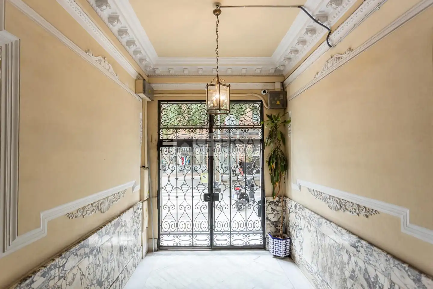 Flat for sale in Barcelona  with Air Conditioner, Heating and Parquet flooring