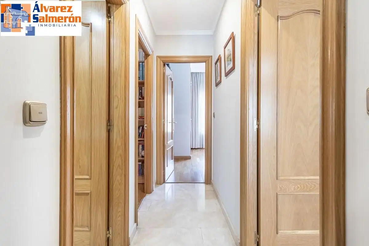 Einfamilien-Reihenhaus zum Verkauf in Granada mit Privatgarten, Terrasse und Schwimmbad