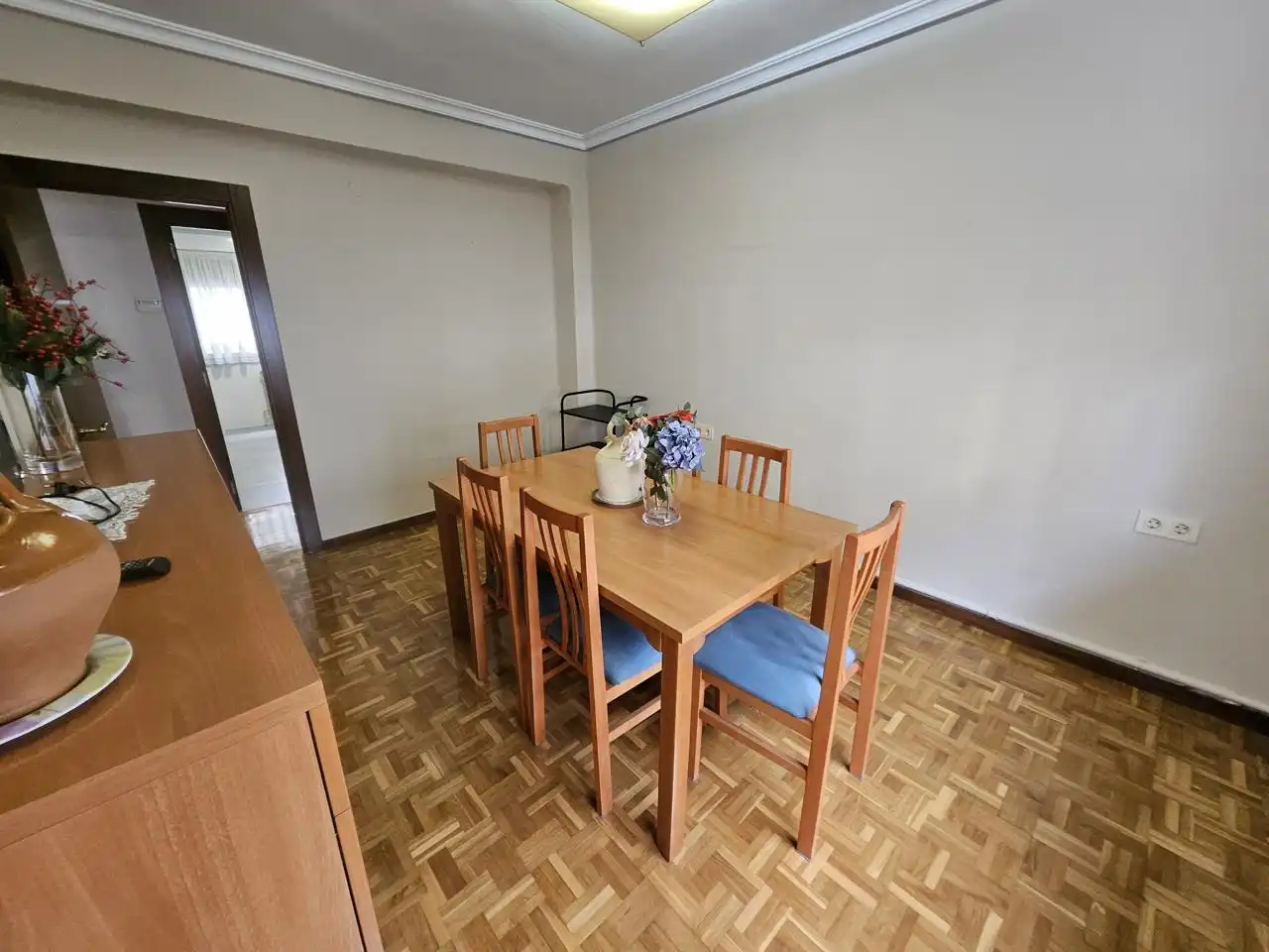 Menjador de Pis en venda en Burlada / Burlata amb Aire condicionat, Calefacció i Parquet